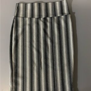 LuLaroe Black and White Pencil Skirt